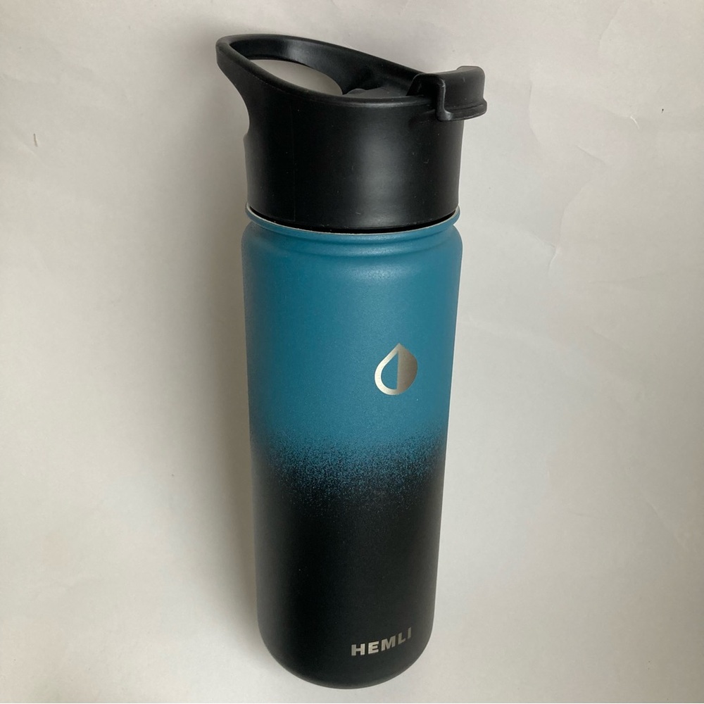 Hemli Blue & Black Tea Infuser Insulated Portable New 18oz Travel Tumblr Bottle
